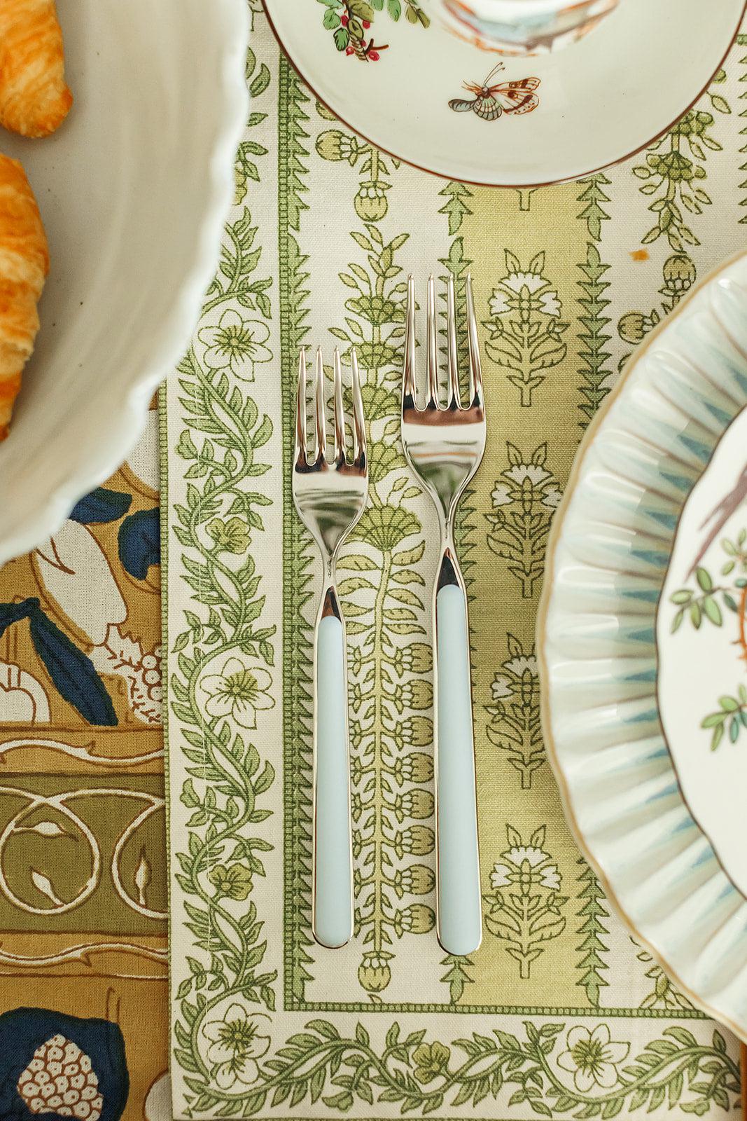 Fantasia Light Blue 5-Piece Flatware + Serving Pieces (Mepra)