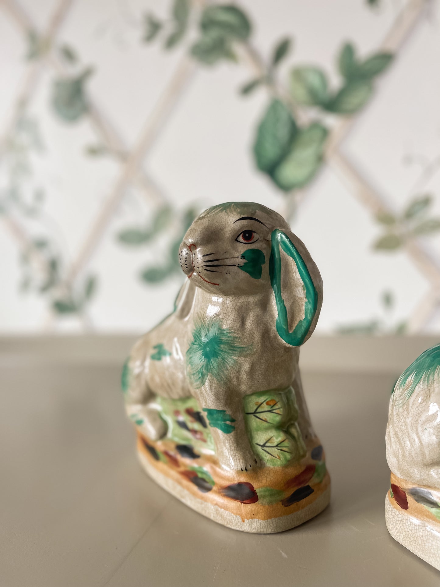 Staffordshire Bunny, Pair