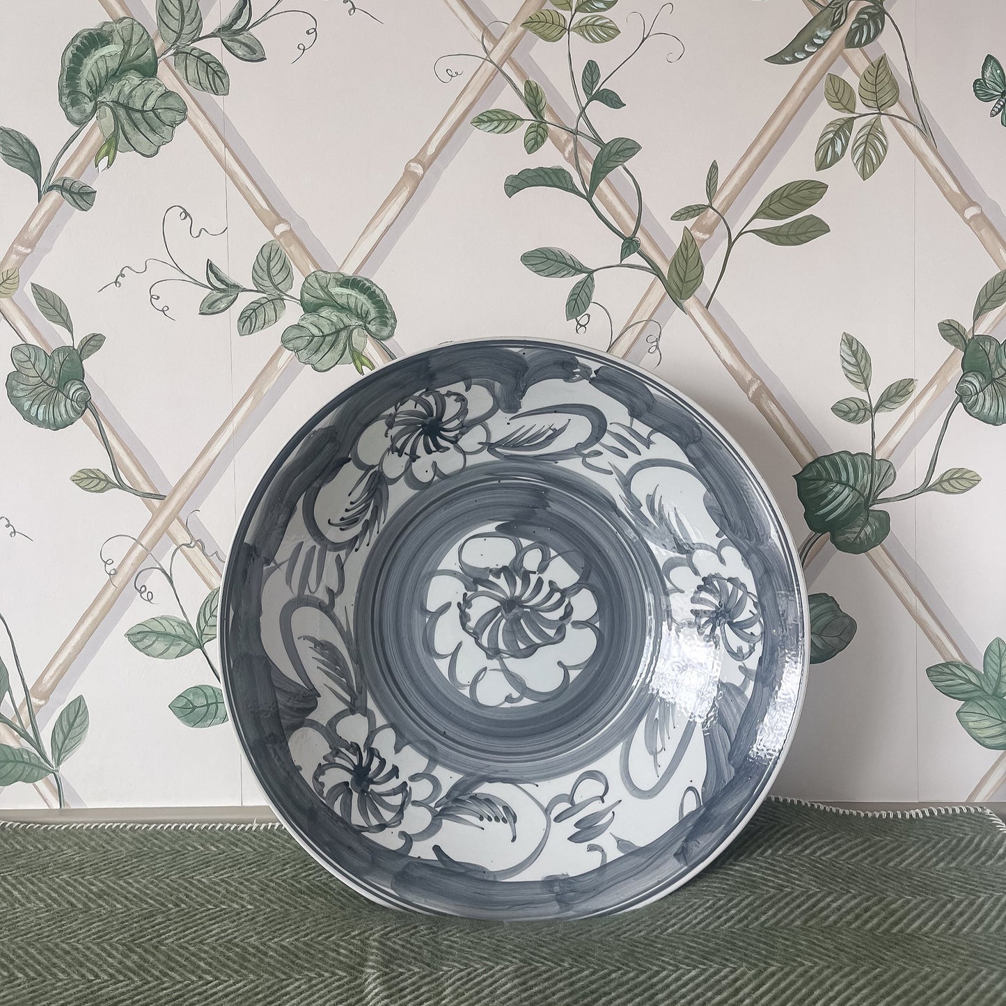 Silla Sea Grass Plate, Black