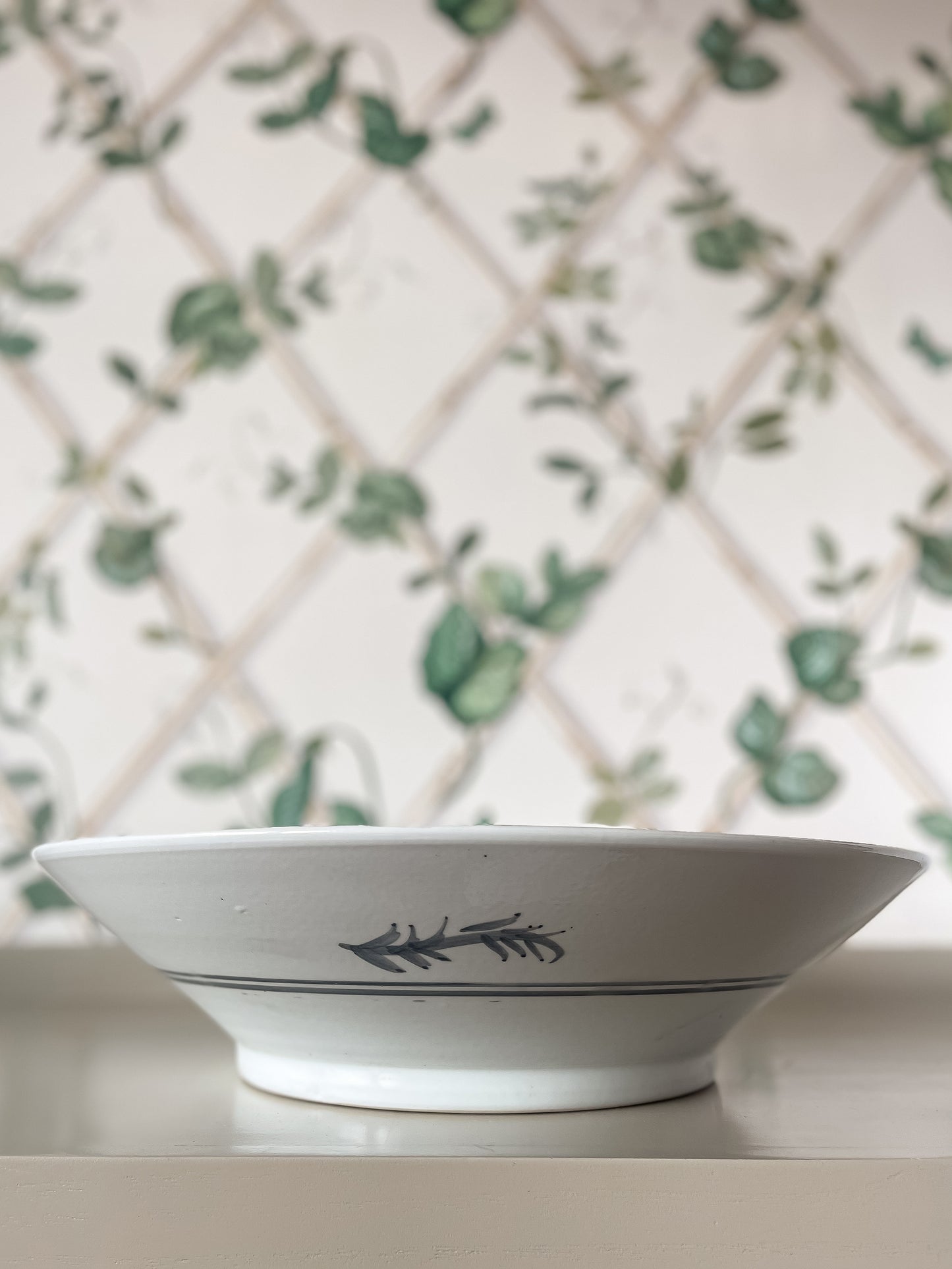 Silla Sea Grass Plate, Black