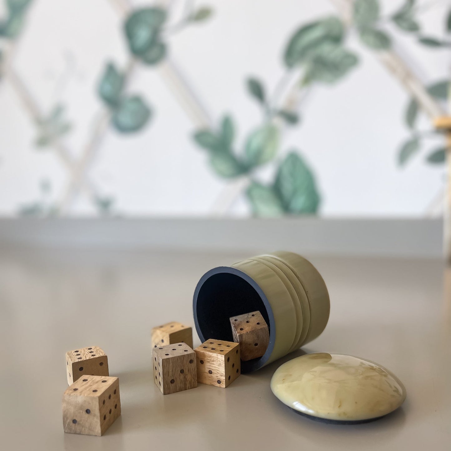 Farkle Game in Horn Resin Cup