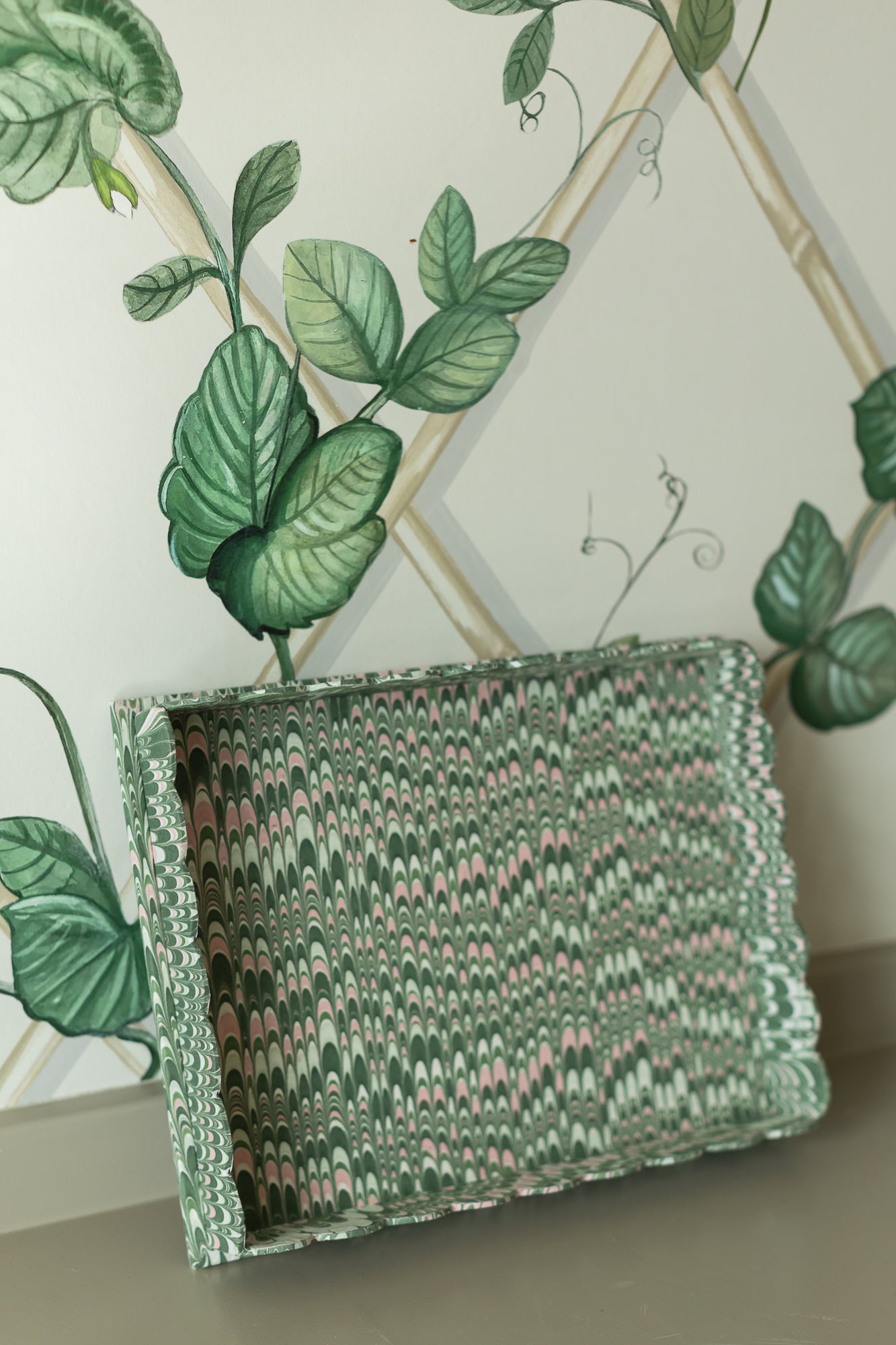 Green Scalloped Tray, 2 Sizes