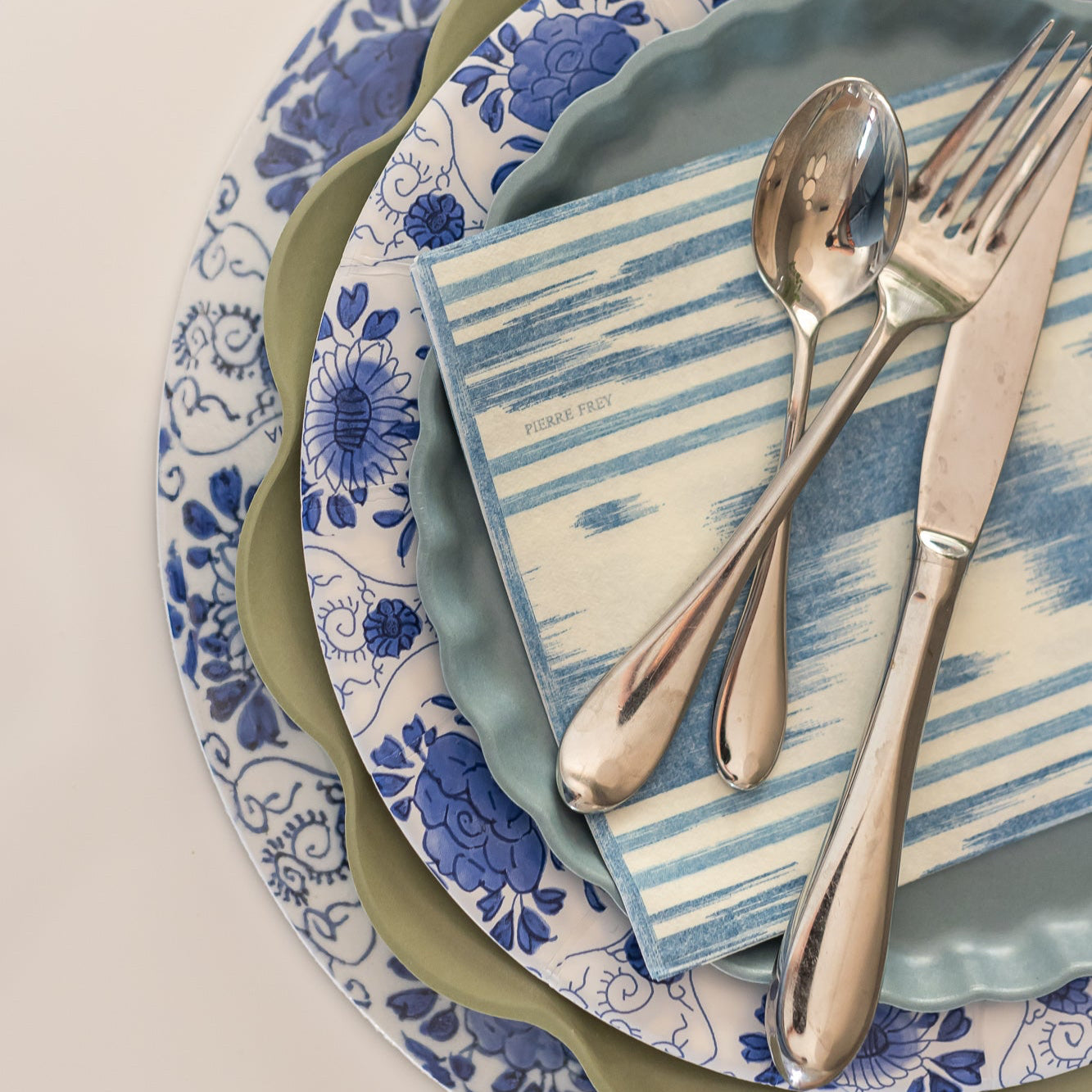 Delft Blue Paper Dinner Plates