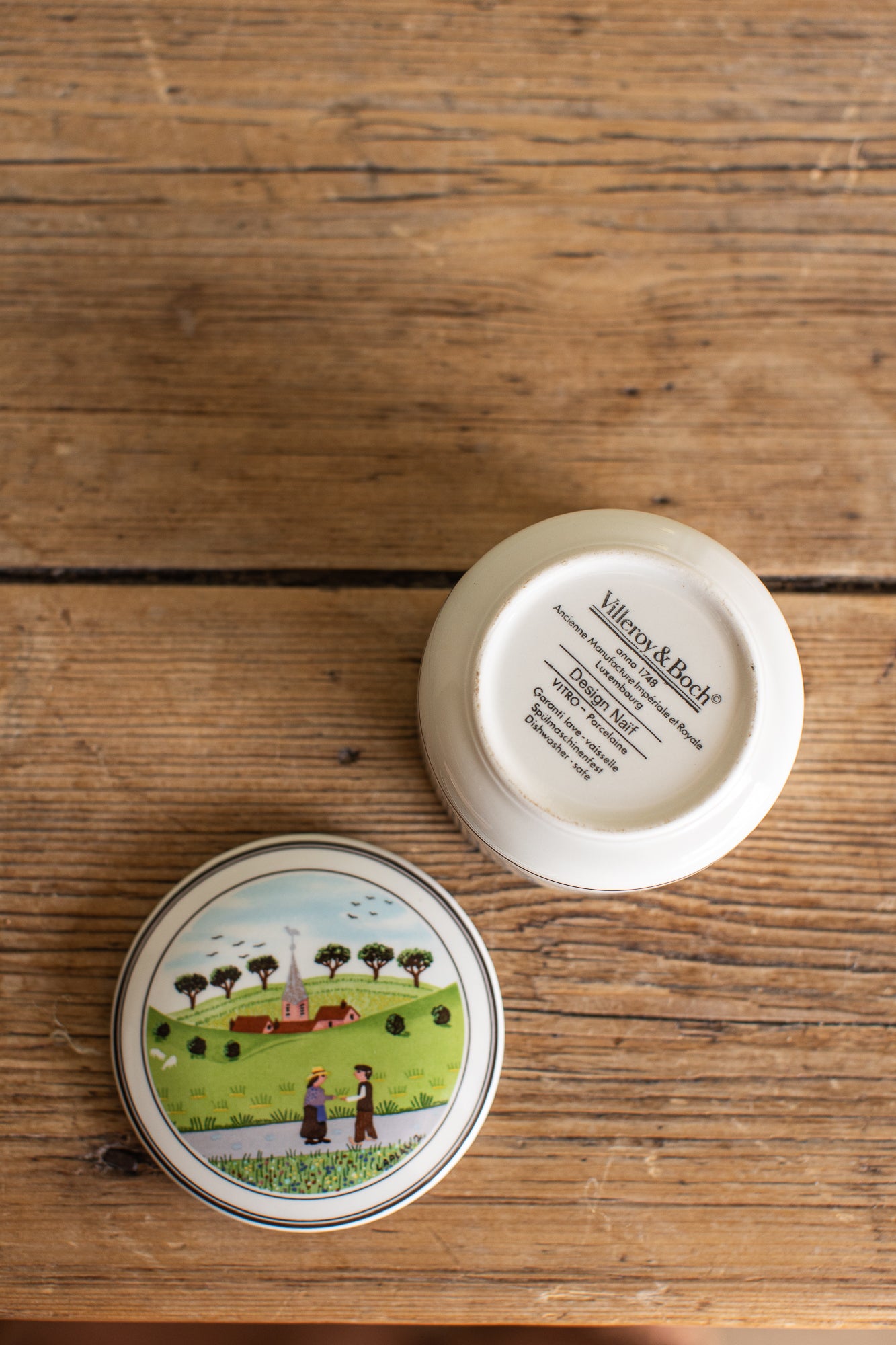 Village Stroll Keepsake Box