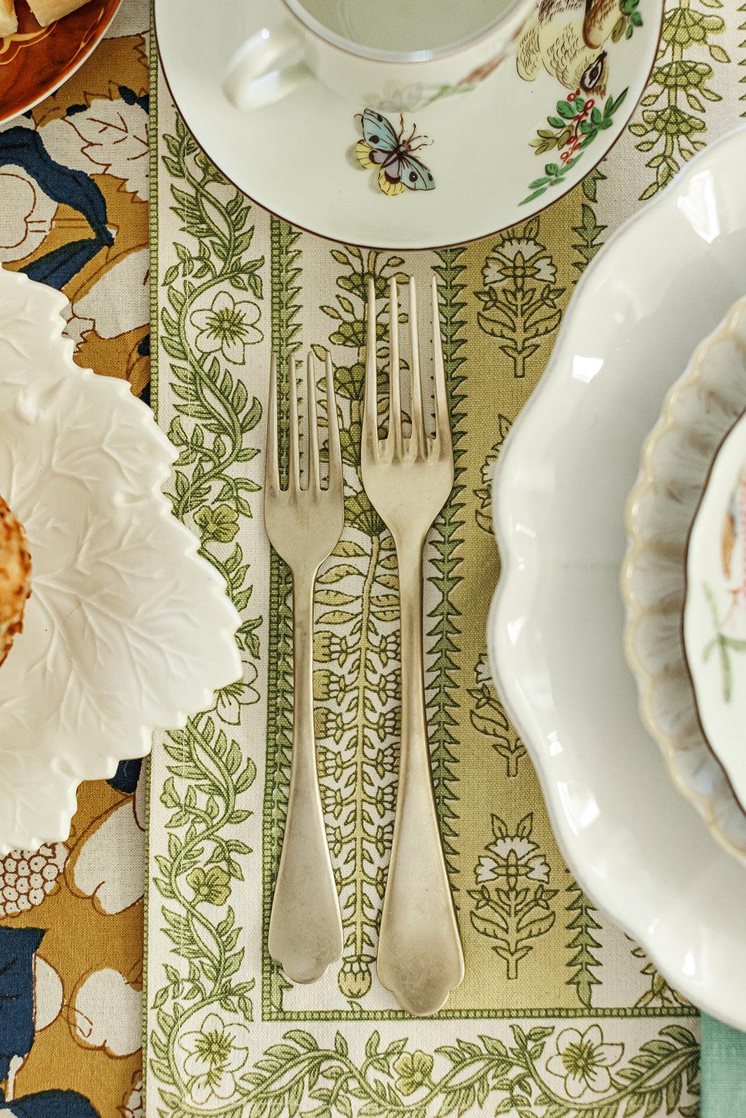 Dolce Vita Peltro Champagne 5-Piece Flatware + Serving Pieces (Mepra)