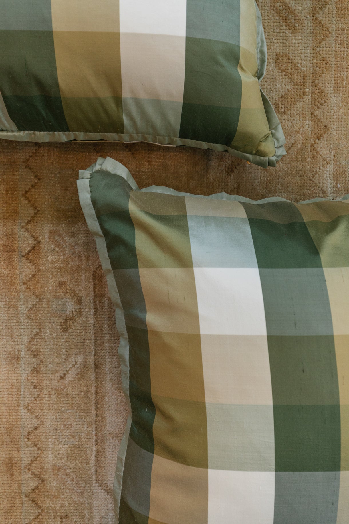 Fairfax Pillow, 22"x22"