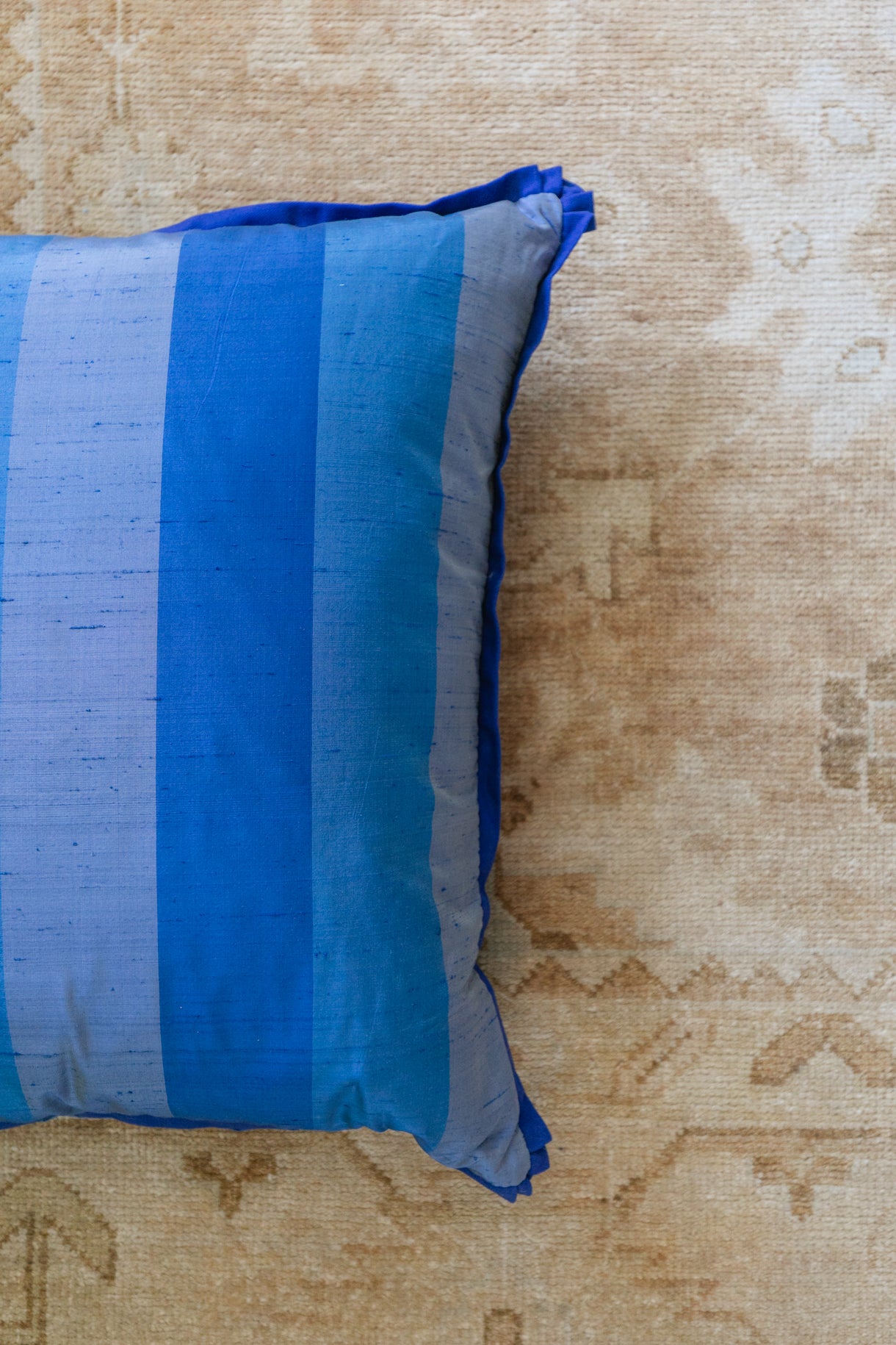 Fairmont Pillow, 22"x22"