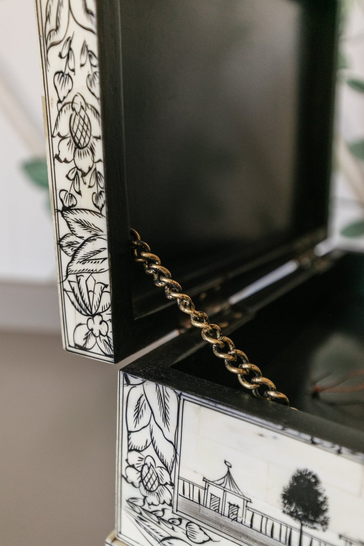 Estate Box in Bone - OAKSTREET SHOPPE