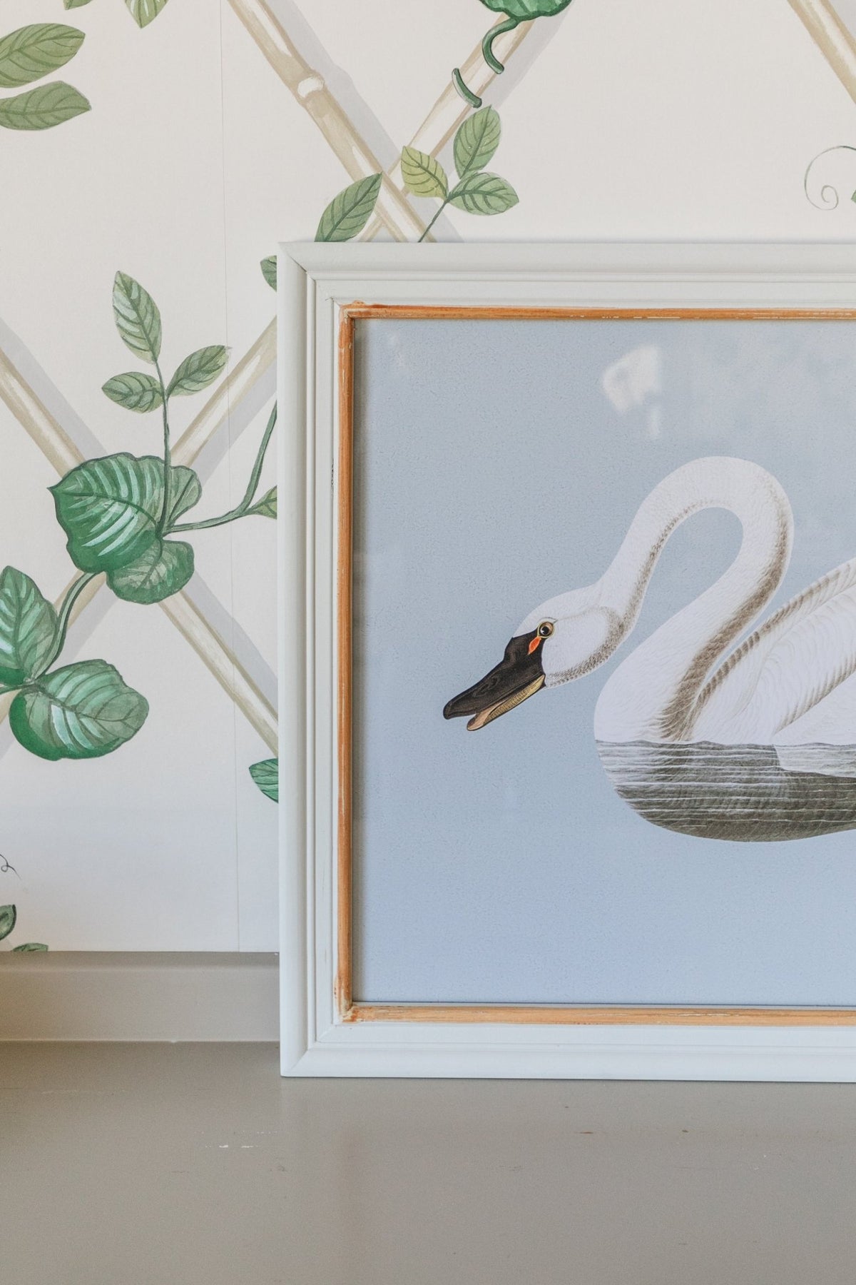 Framed Swan Print - OAKSTREET SHOPPE