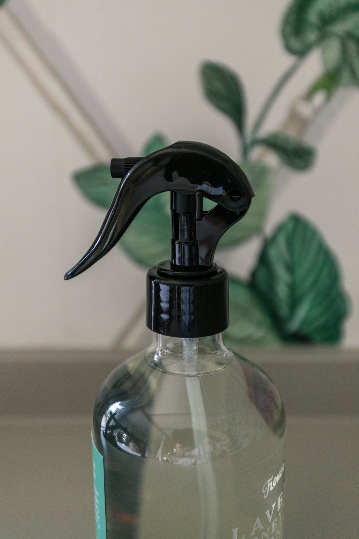 Lavender Honeysuckle Linen & Fabric Spray - OAKSTREET SHOPPE