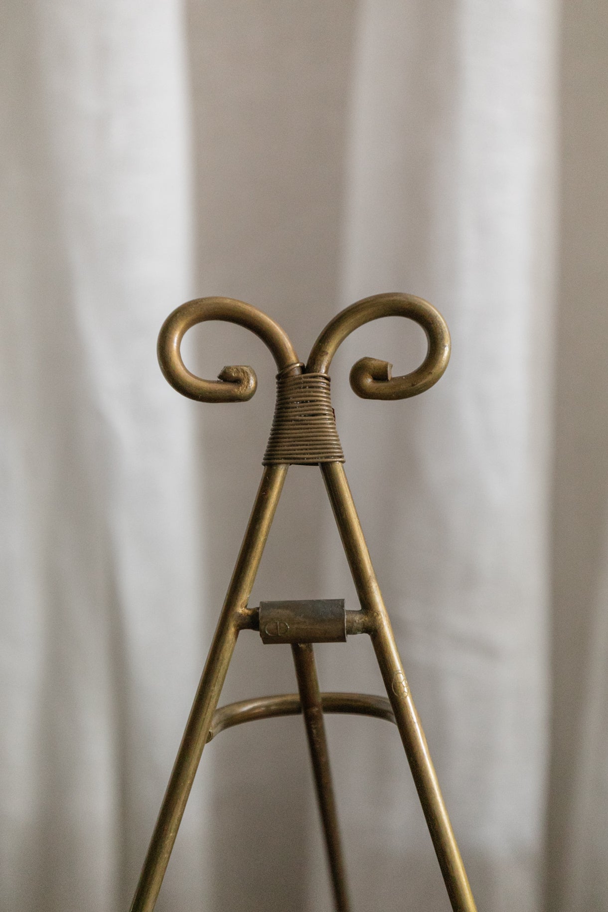 Brass Art Stand, Vintage