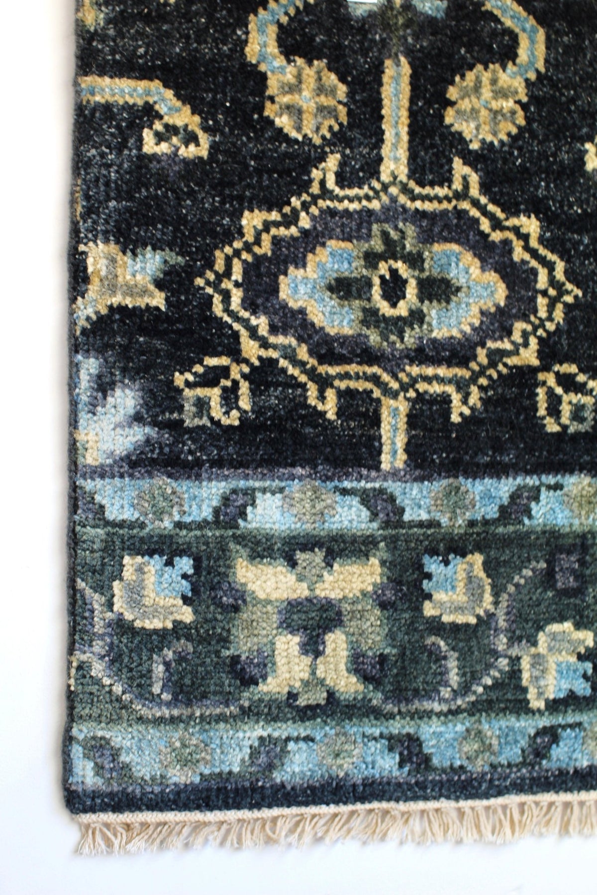 The Hawley Rug (ATQ-1008) - OAKSTREET SHOPPE