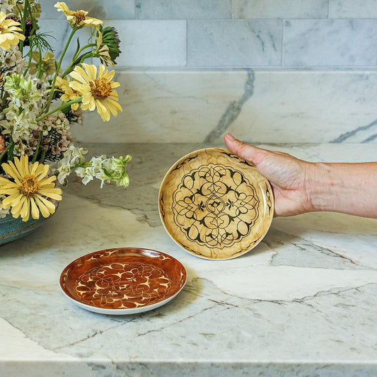 Alhambra Canape Plate, Curly Pine