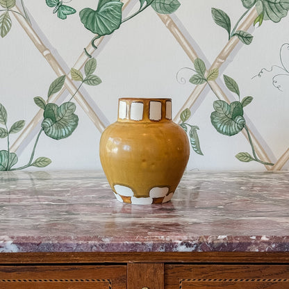 Yves Vase