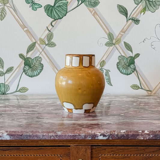 Yves Vase