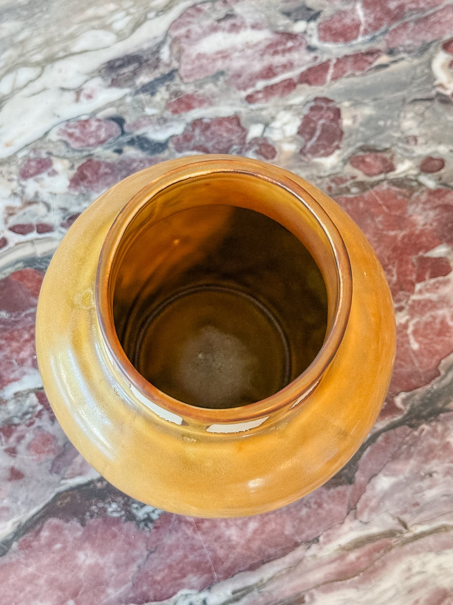 Yves Vase