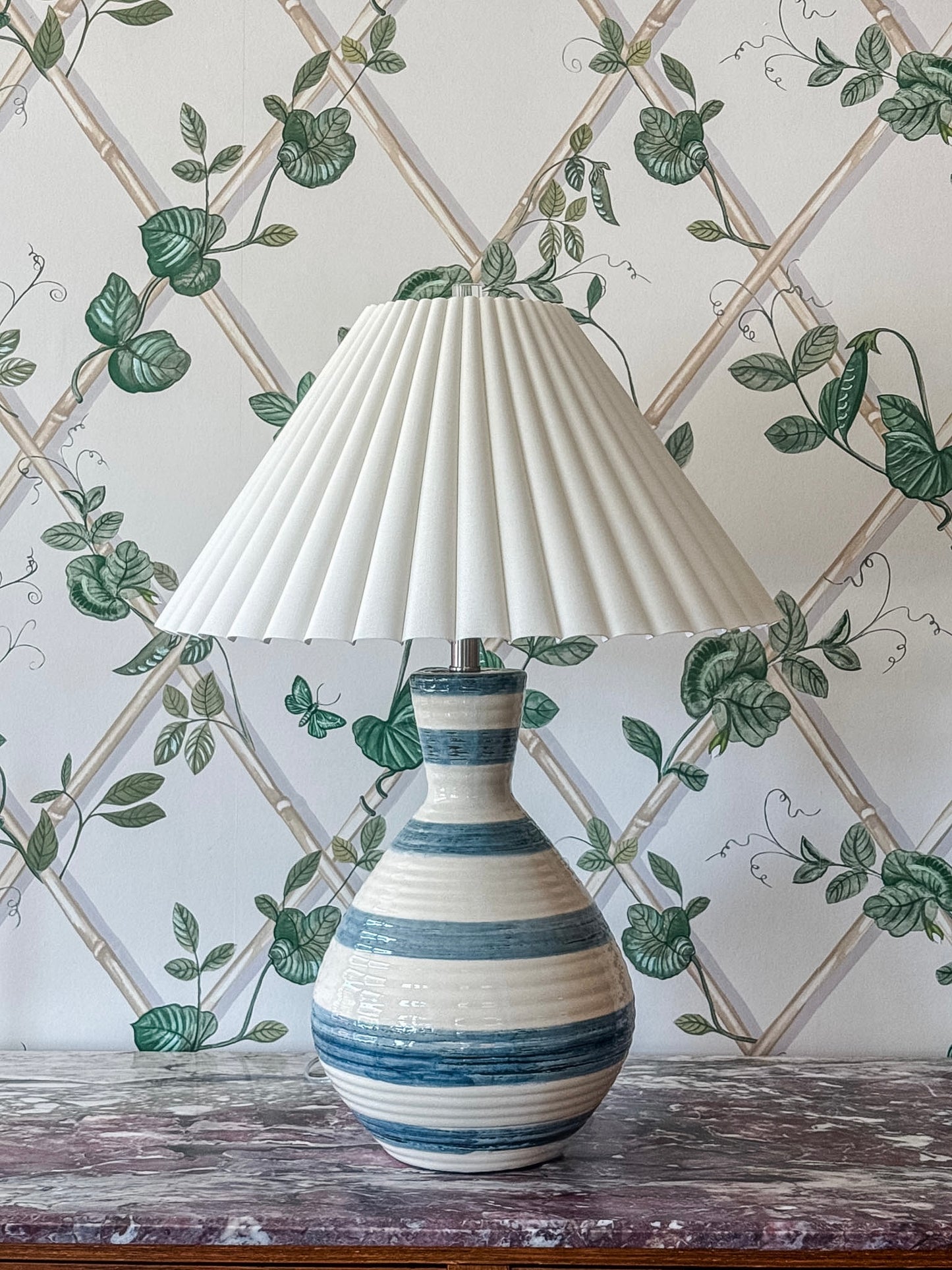 Avent Table Lamp