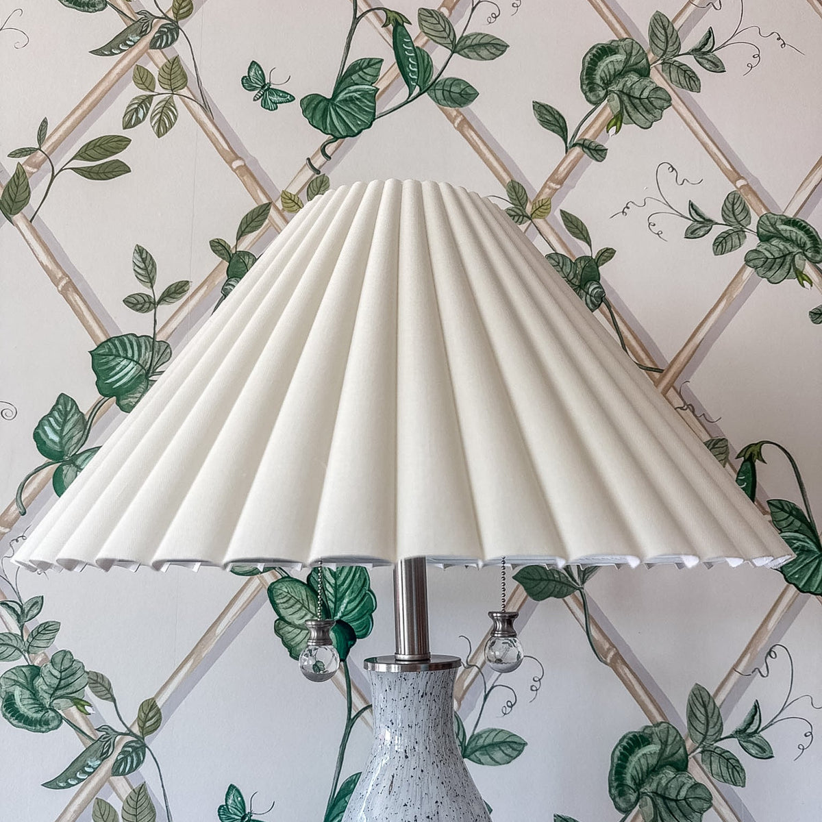 Antique White Pleated Shade, 20"