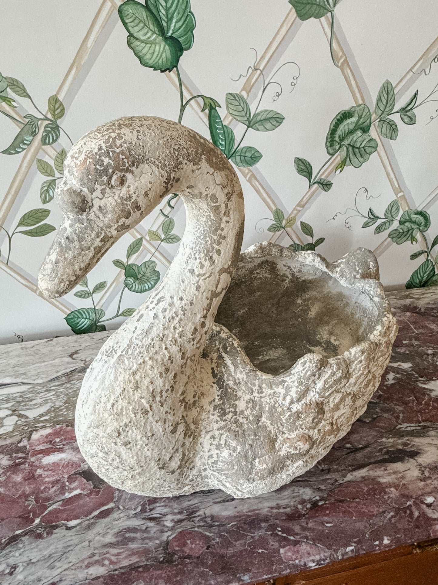 Serene Swan Planter