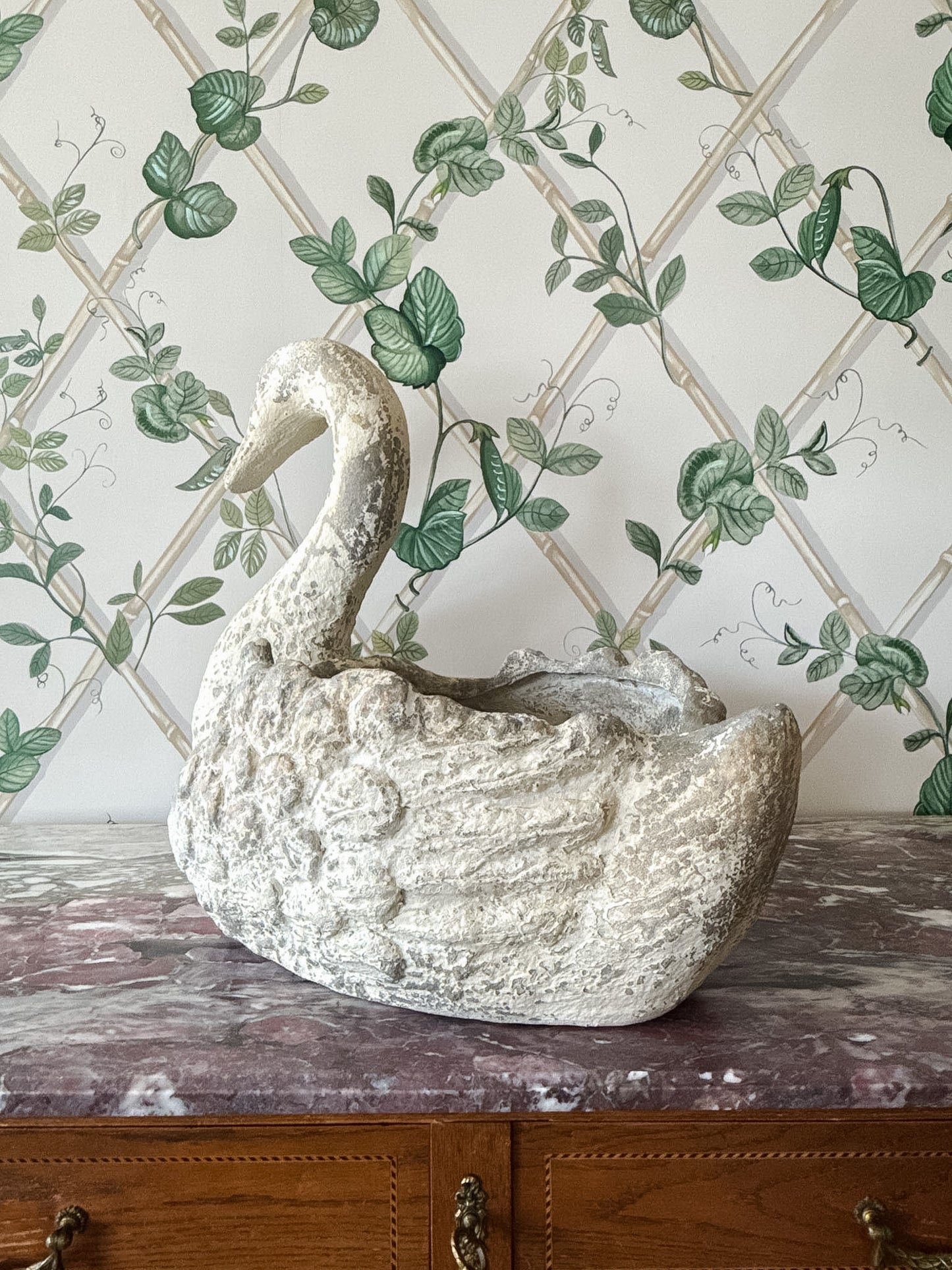Serene Swan Planter