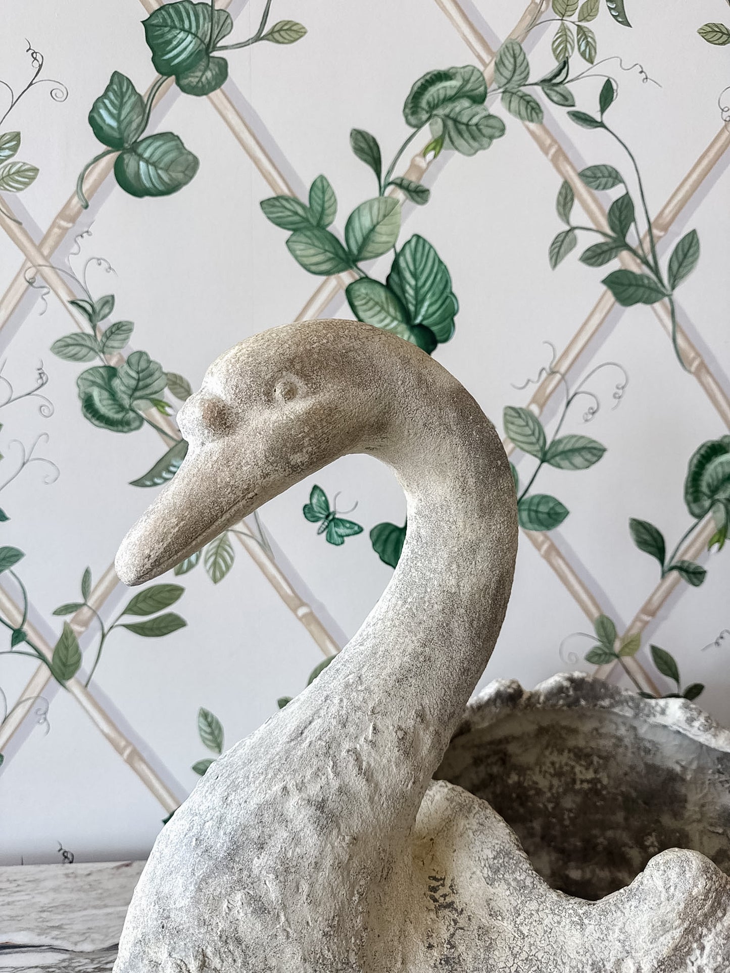 Serene Swan Planter