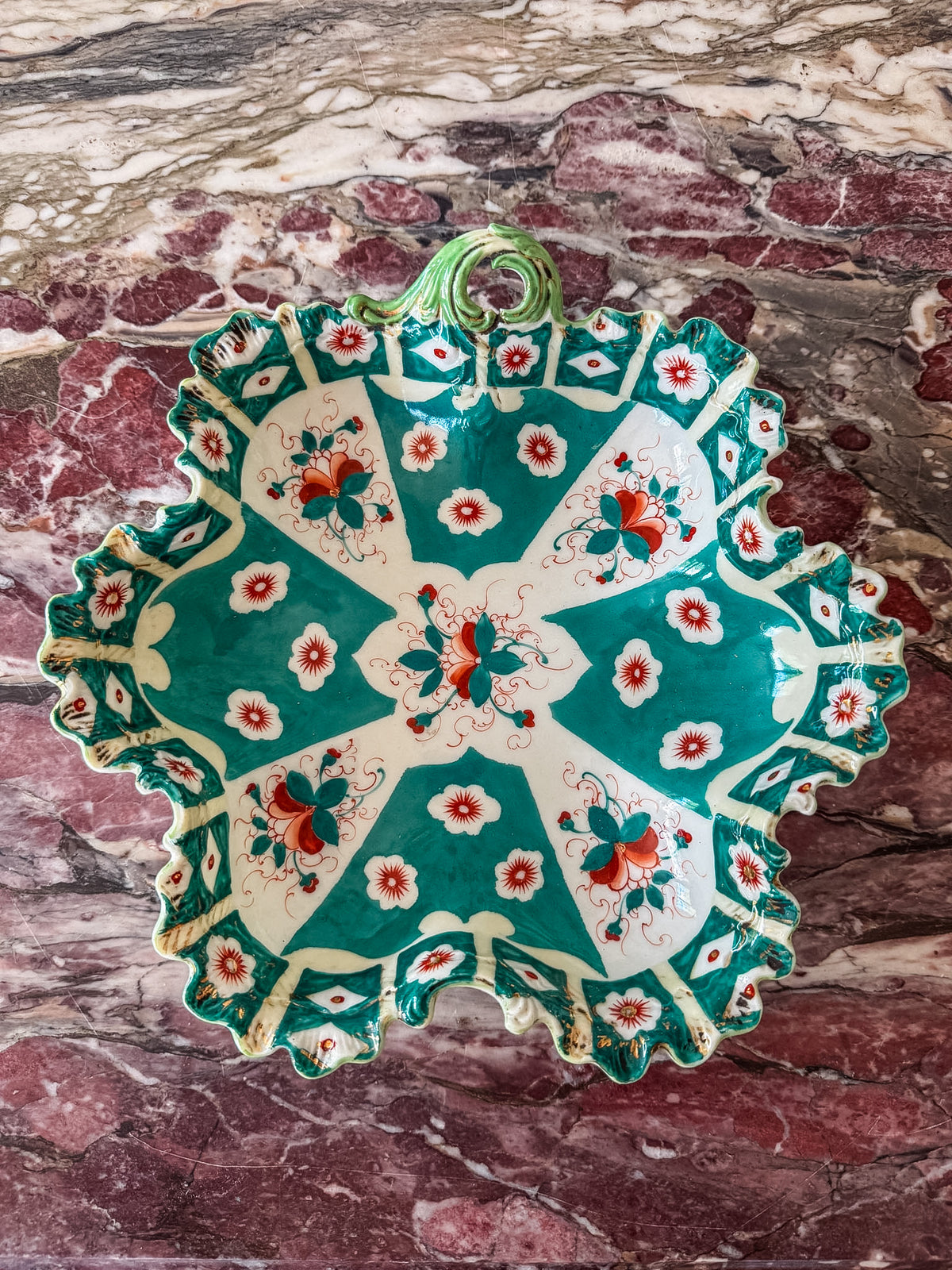 Scallop Porcelain Bowl with Green Pattern