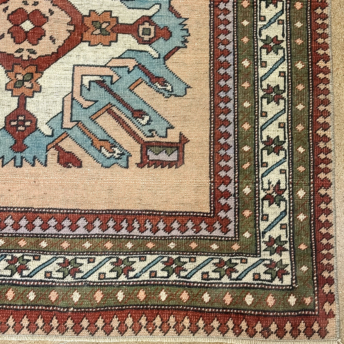 Vintage Geometric Motif (4x6) Rug