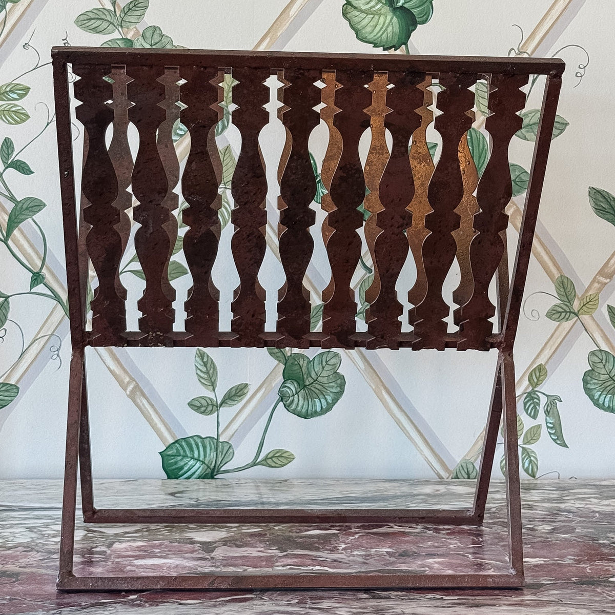 Umanoff Style Magazine Rack