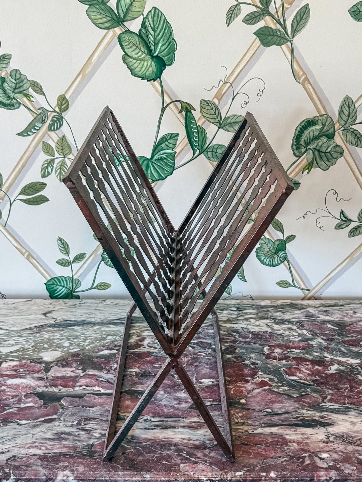 Umanoff Style Magazine Rack
