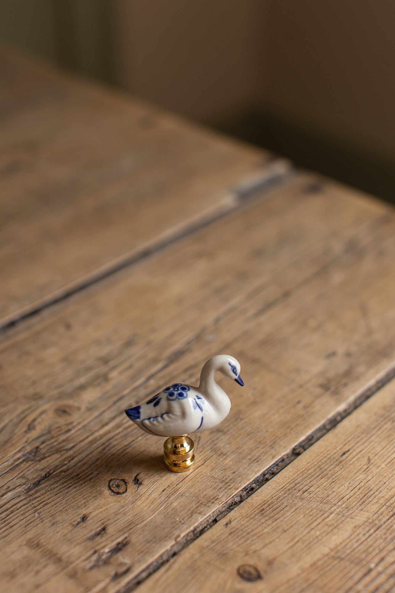 Porcelain Swan Finial