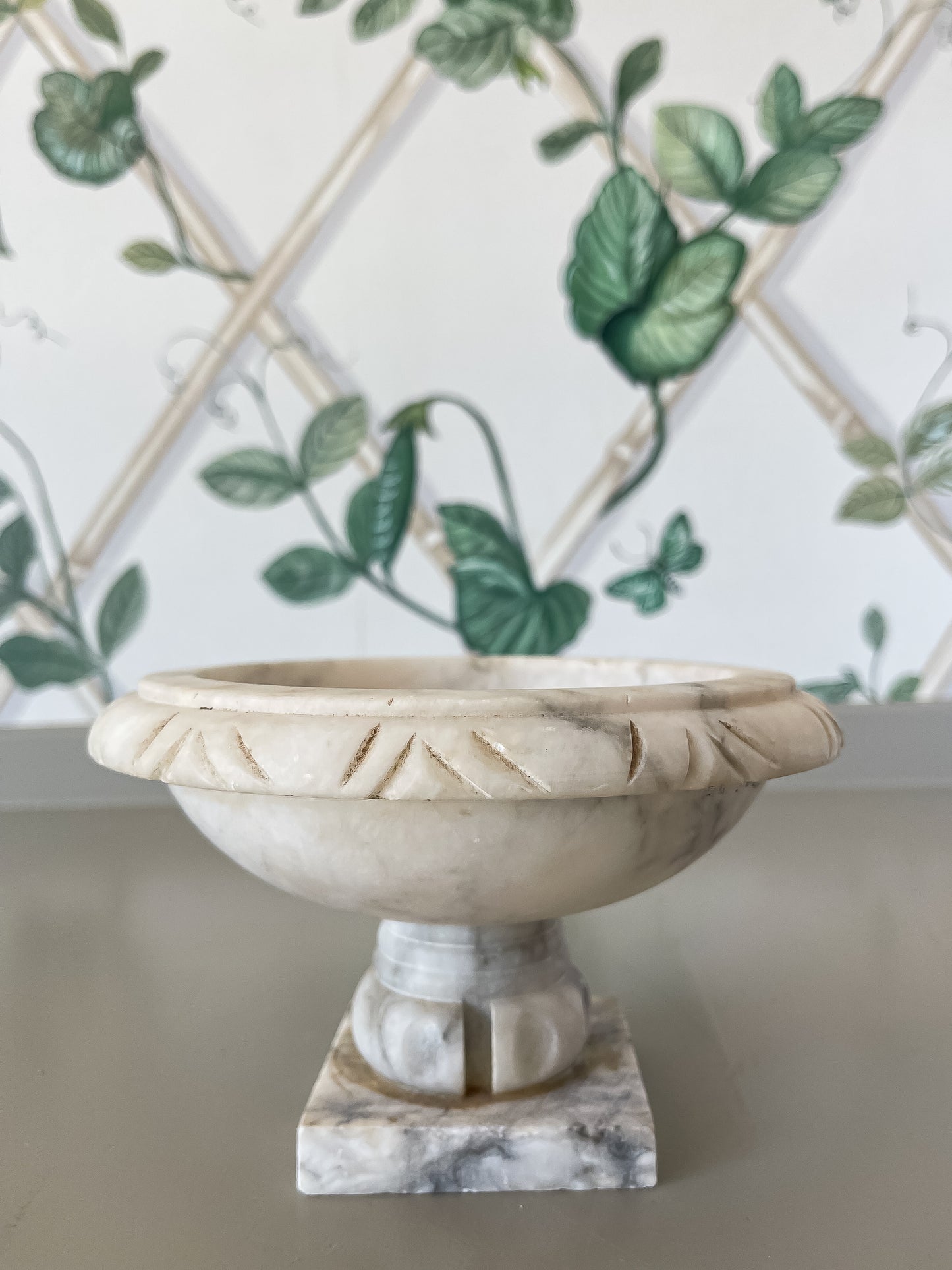 Vintage White Marble Pedestal Bowl – Classical Decorative Urn