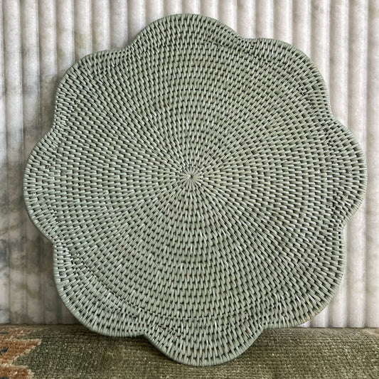 Rattan Scalloped Round Placemat