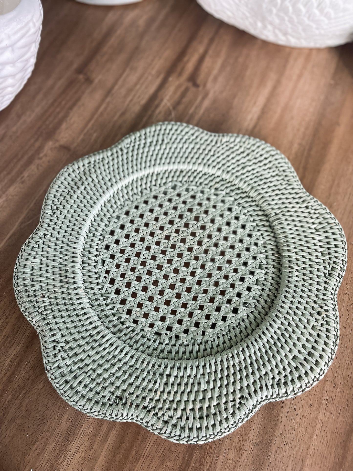 Rattan Scalloped Round Charger