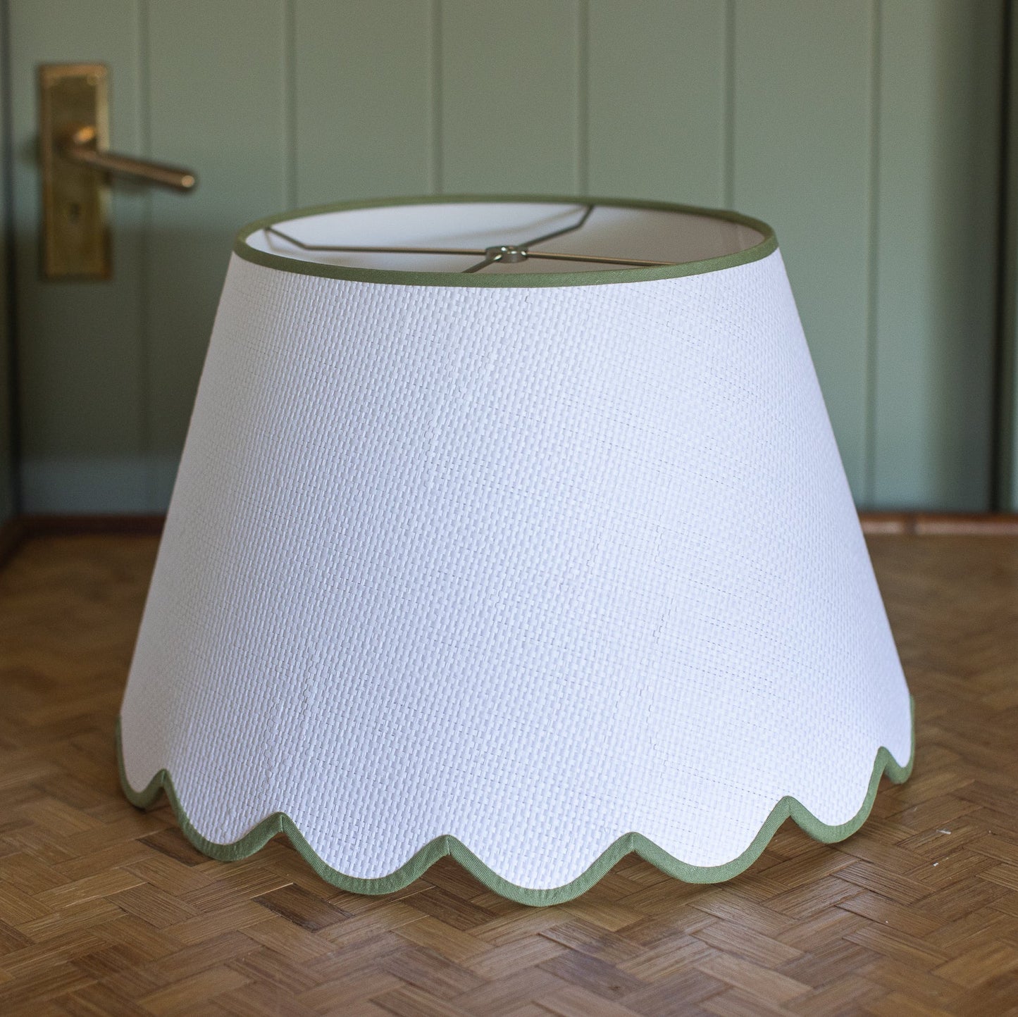 Grasscloth Scallop Shade, 18"