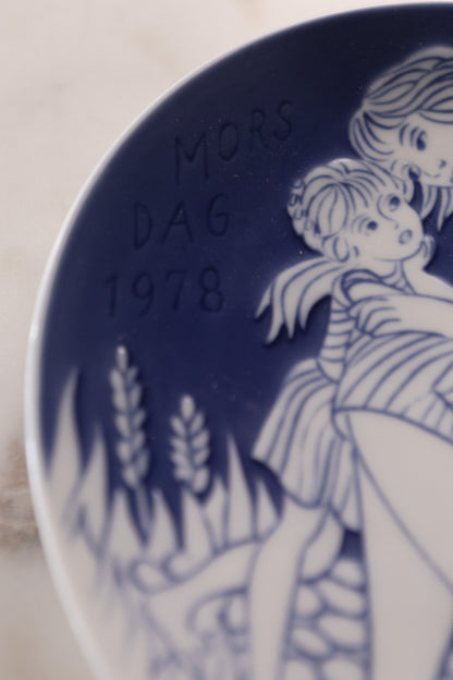 German Mom Day Plate