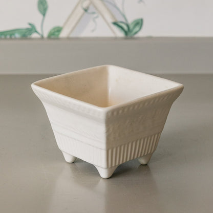 Footed Square Hull Cream Planter