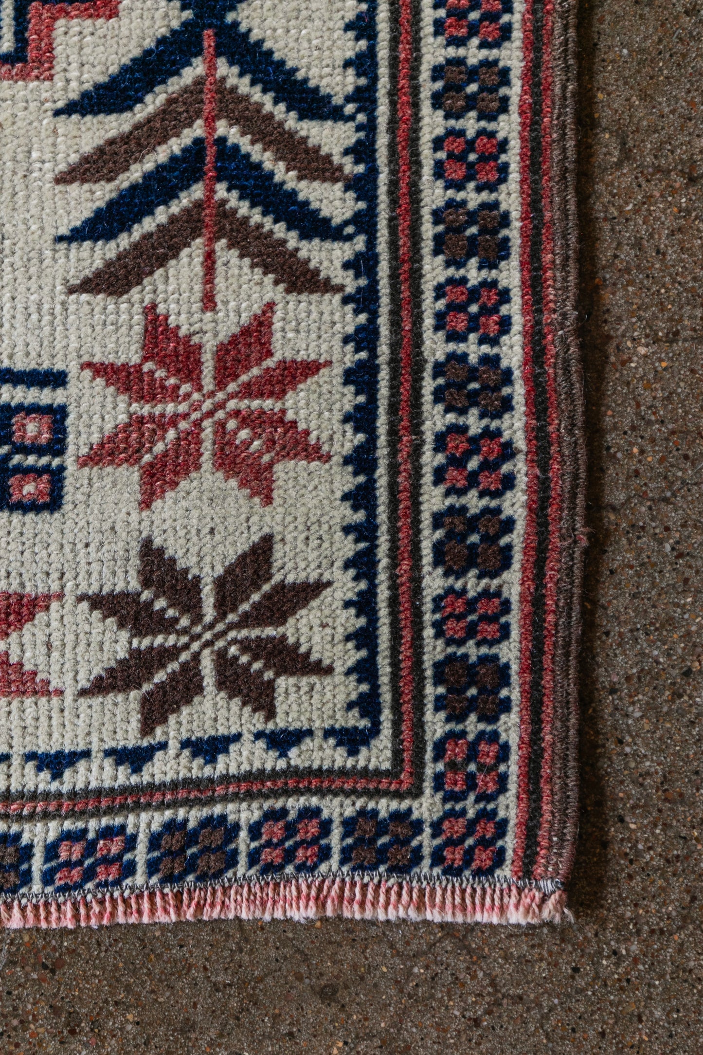 Vintage (2x4 rug) Hand-Knotted Wool Accent Rug