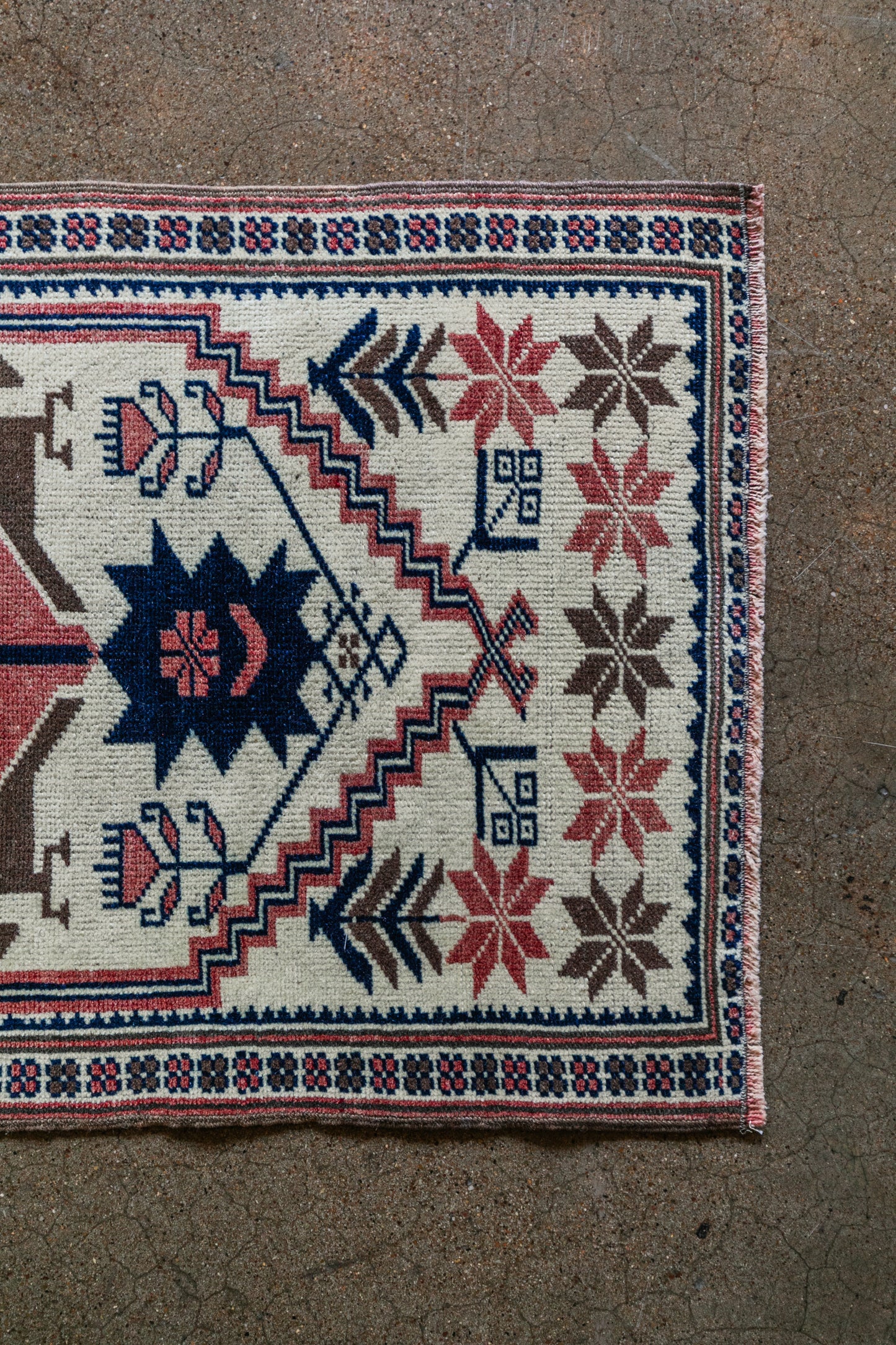 Vintage (2x4 rug) Hand-Knotted Wool Accent Rug