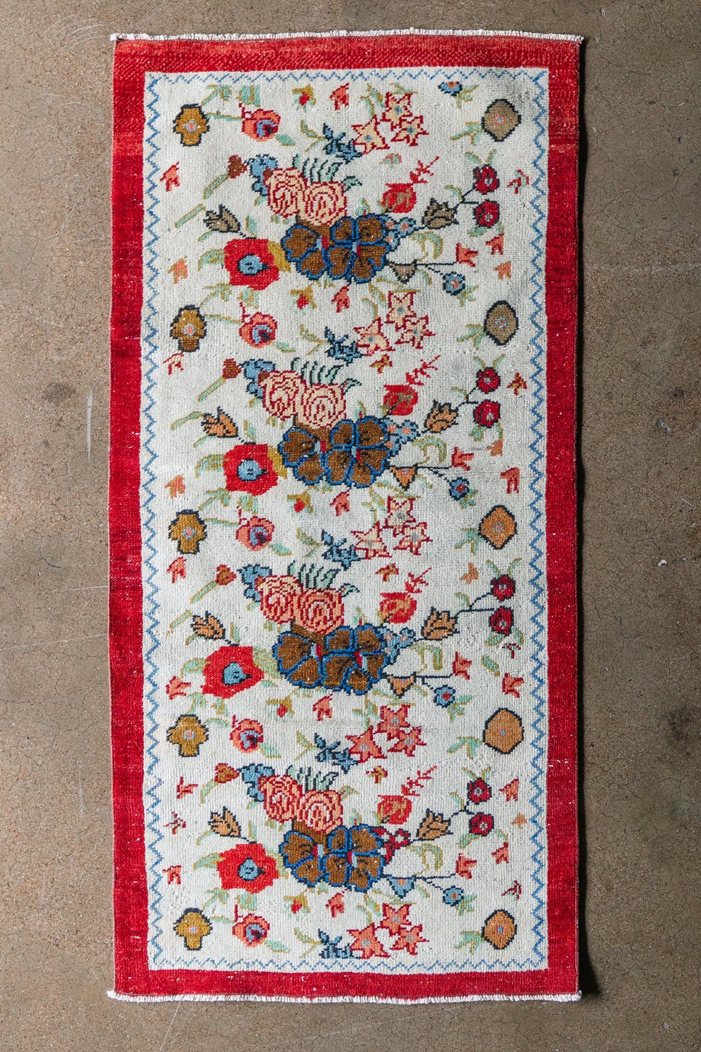 Vintage Turkish (3x6) Ivory and Red Floral Hand-Knotted Wool Rug