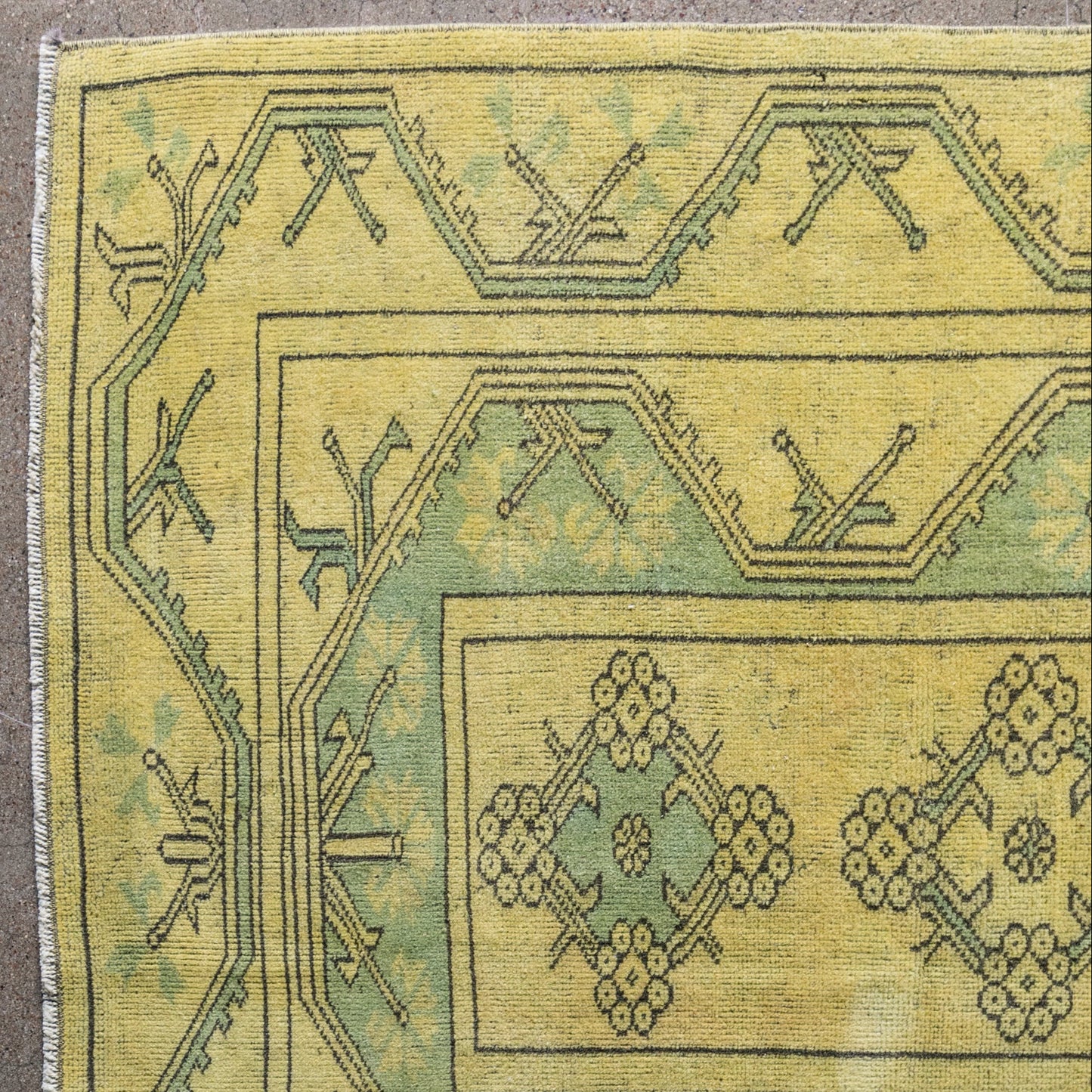 Vintage Turkish (4x6) Chartreuse Hand-Knotted  Wool Rug