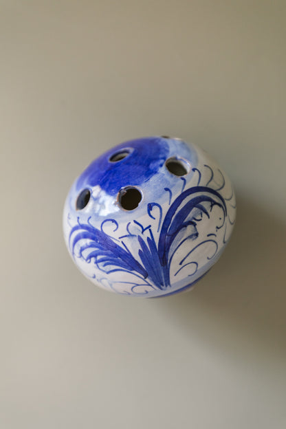 Blue and White Flower Frog