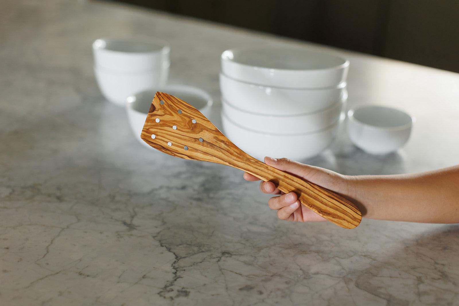 Fenestrated Spatula